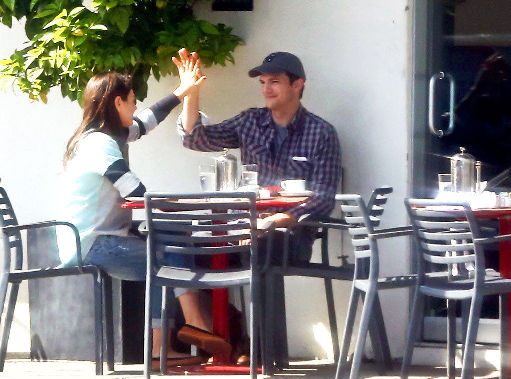 Ashton Kutcher, Mila Kunis Ashton Kutcher, Mila Kunis